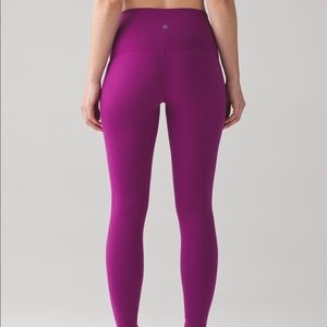 Fun high waisted leggings in perfect condition!
